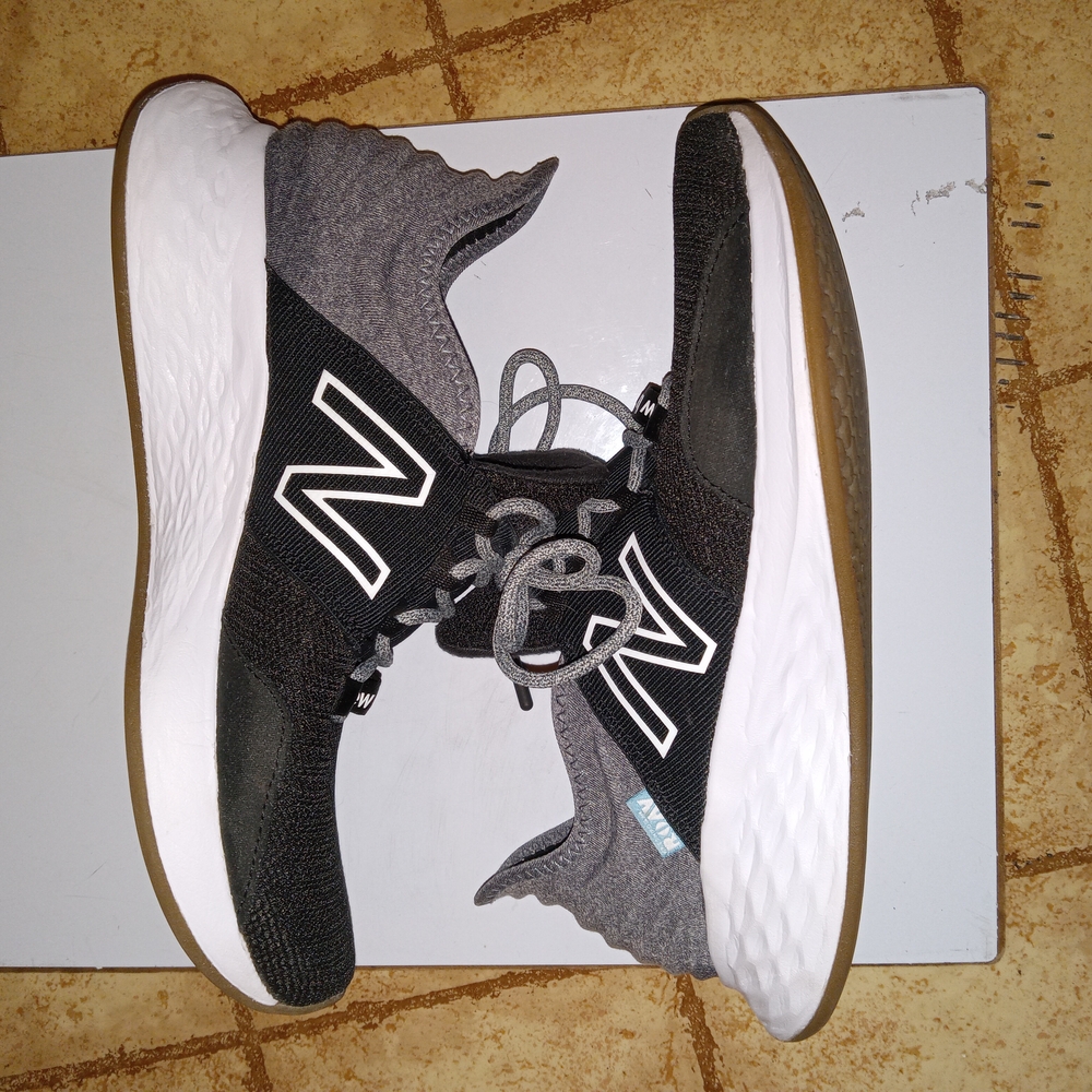 $38 Women's Size 7 New Balance Black and Gray Sneakers